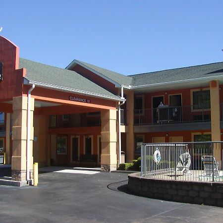 Days Inn By Wyndham Marietta White Water Εξωτερικό φωτογραφία