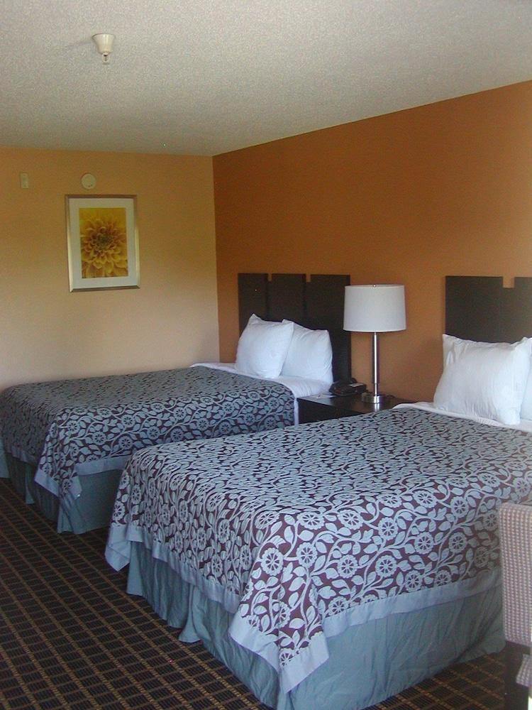 Days Inn By Wyndham Marietta White Water Εξωτερικό φωτογραφία