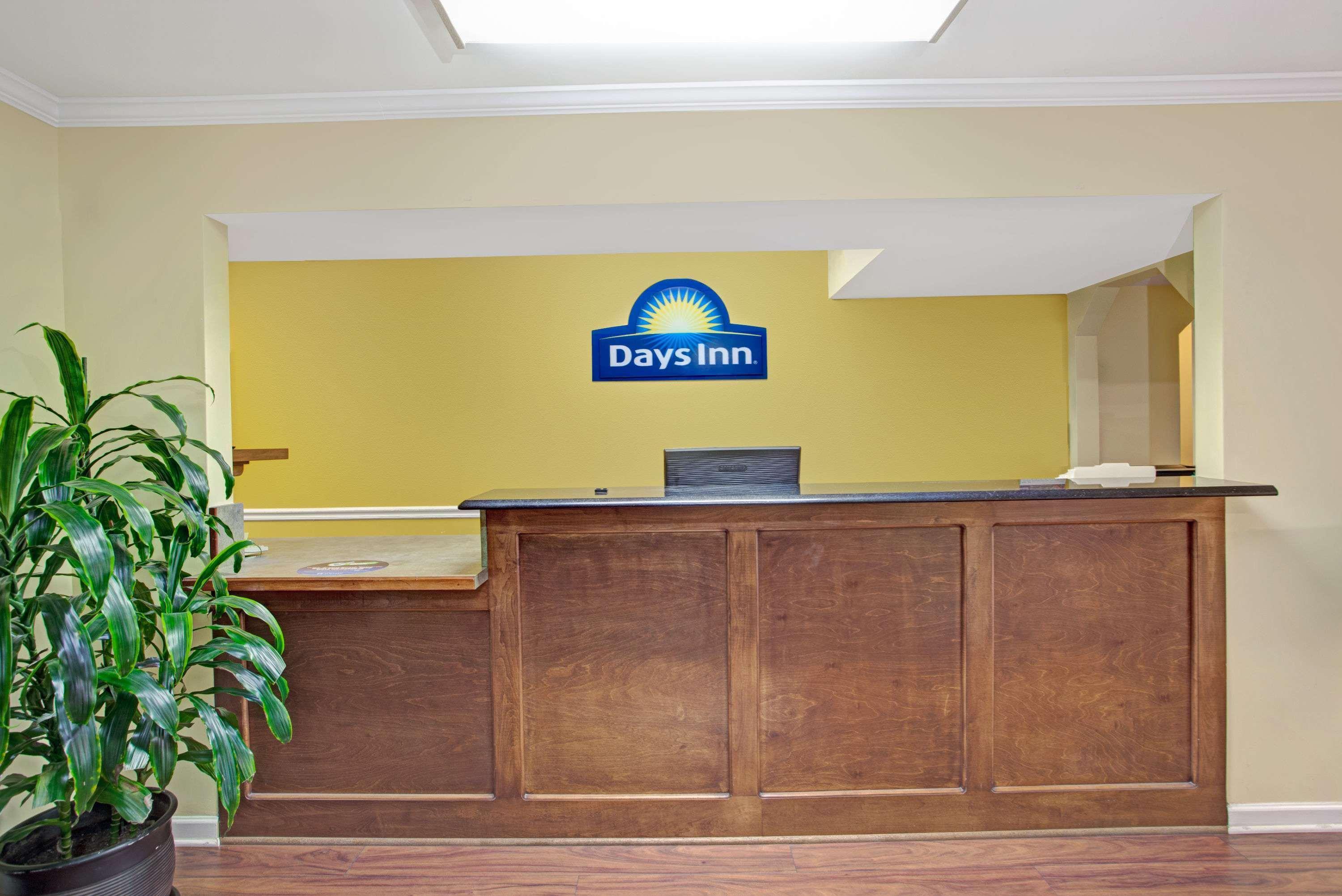 Days Inn By Wyndham Marietta White Water Εξωτερικό φωτογραφία