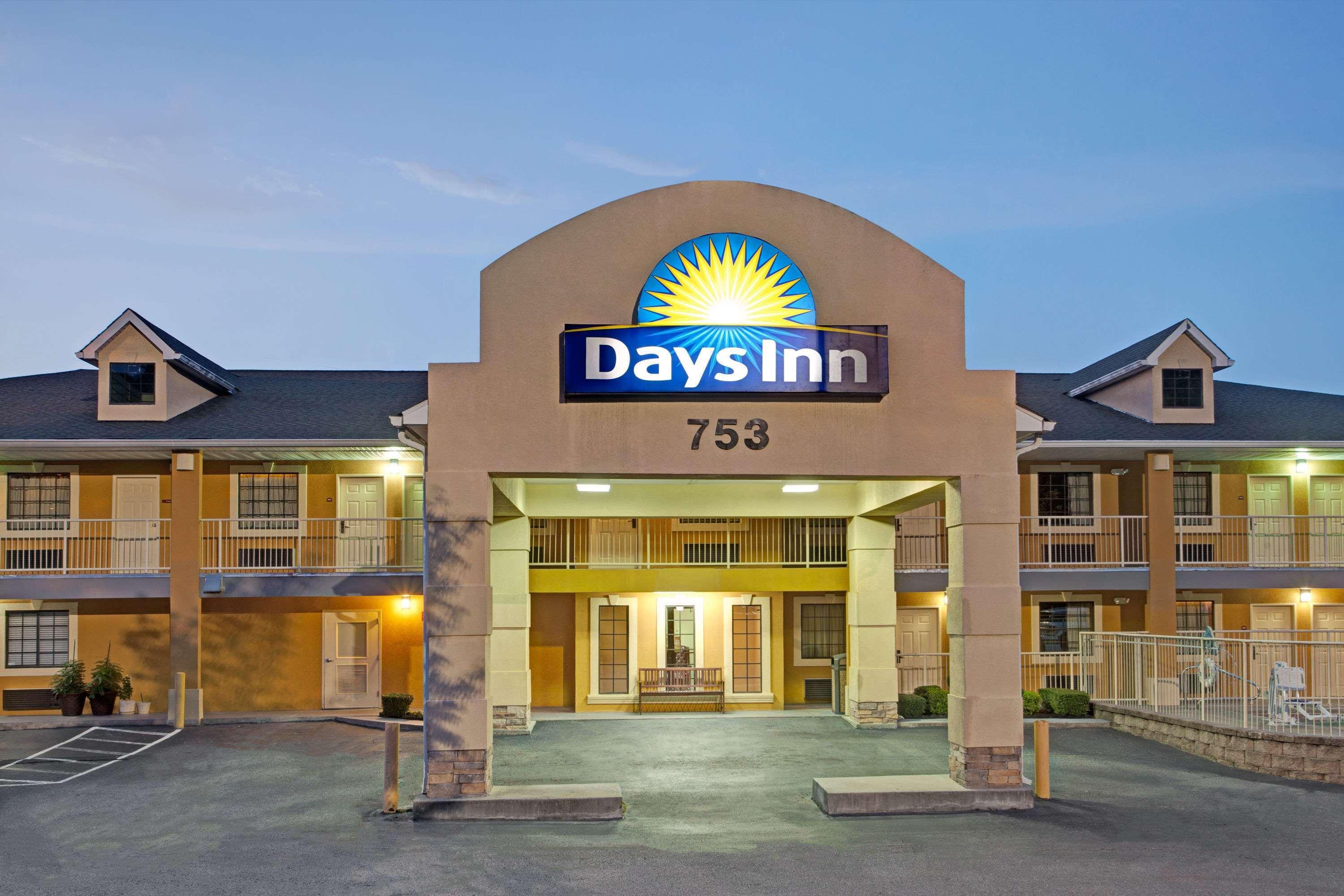 Days Inn By Wyndham Marietta White Water Εξωτερικό φωτογραφία