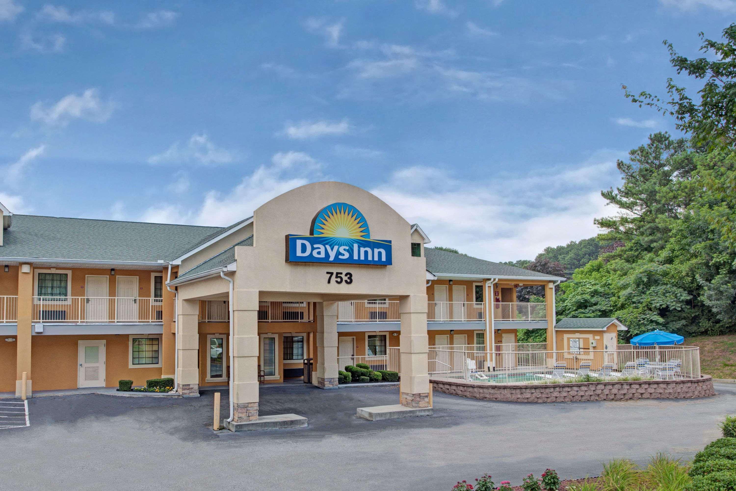 Days Inn By Wyndham Marietta White Water Εξωτερικό φωτογραφία