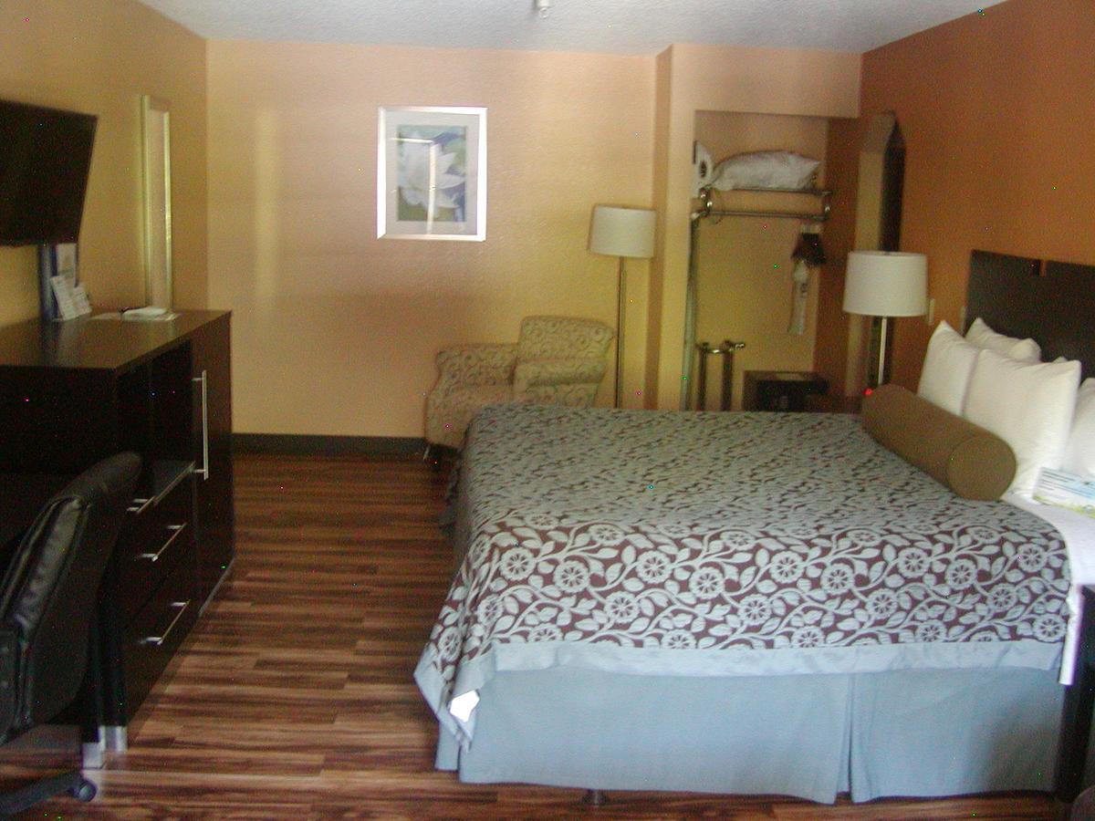 Days Inn By Wyndham Marietta White Water Εξωτερικό φωτογραφία