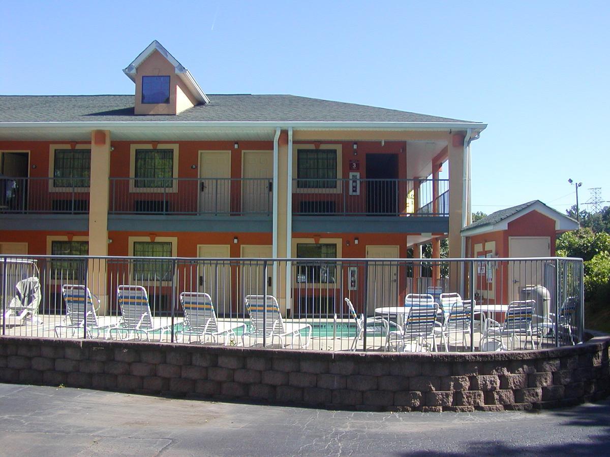 Days Inn By Wyndham Marietta White Water Εξωτερικό φωτογραφία