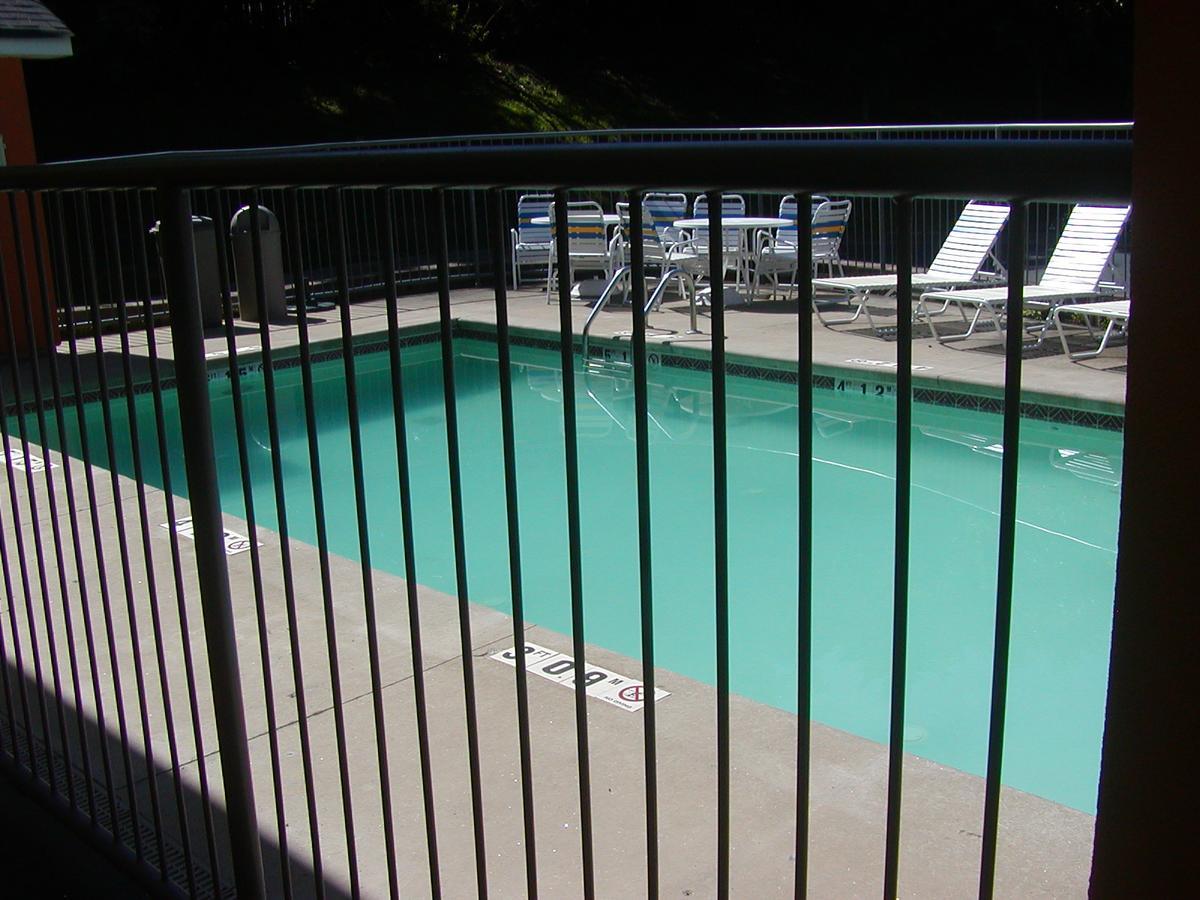 Days Inn By Wyndham Marietta White Water Εξωτερικό φωτογραφία