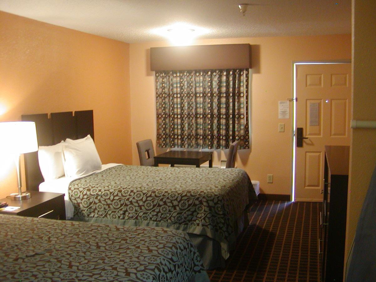 Days Inn By Wyndham Marietta White Water Εξωτερικό φωτογραφία