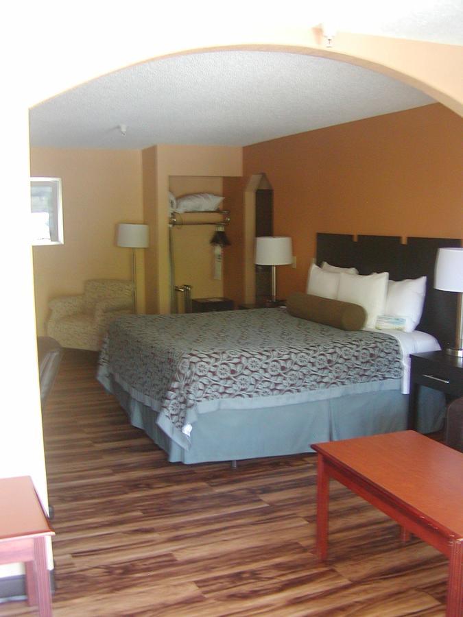 Days Inn By Wyndham Marietta White Water Εξωτερικό φωτογραφία